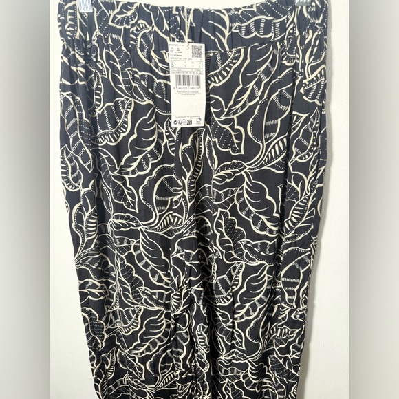 Mango Black and White Patterned Women's Trousers - Picture 5 of 11
